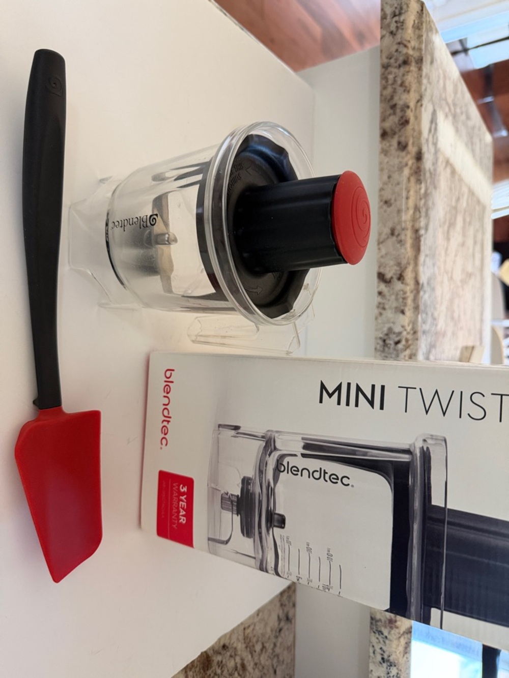 Mini Twist Jar with Red Tamper - Kitchen Tool